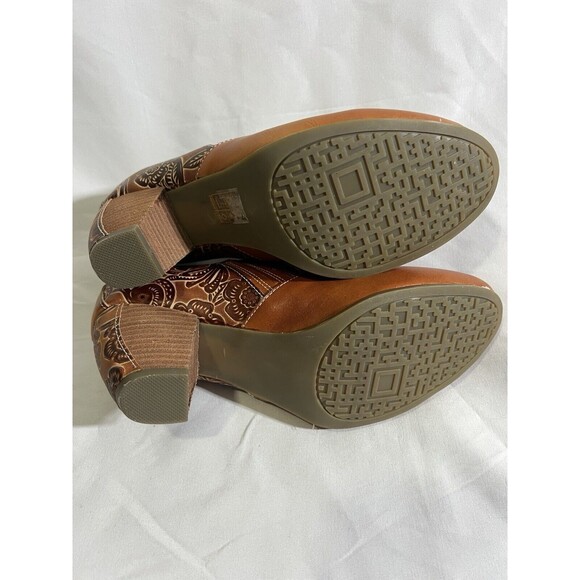 Lartiste Spring Step Leatha Booties 38/ US 7  Leather Boho Shoes - Picture 4 of 7